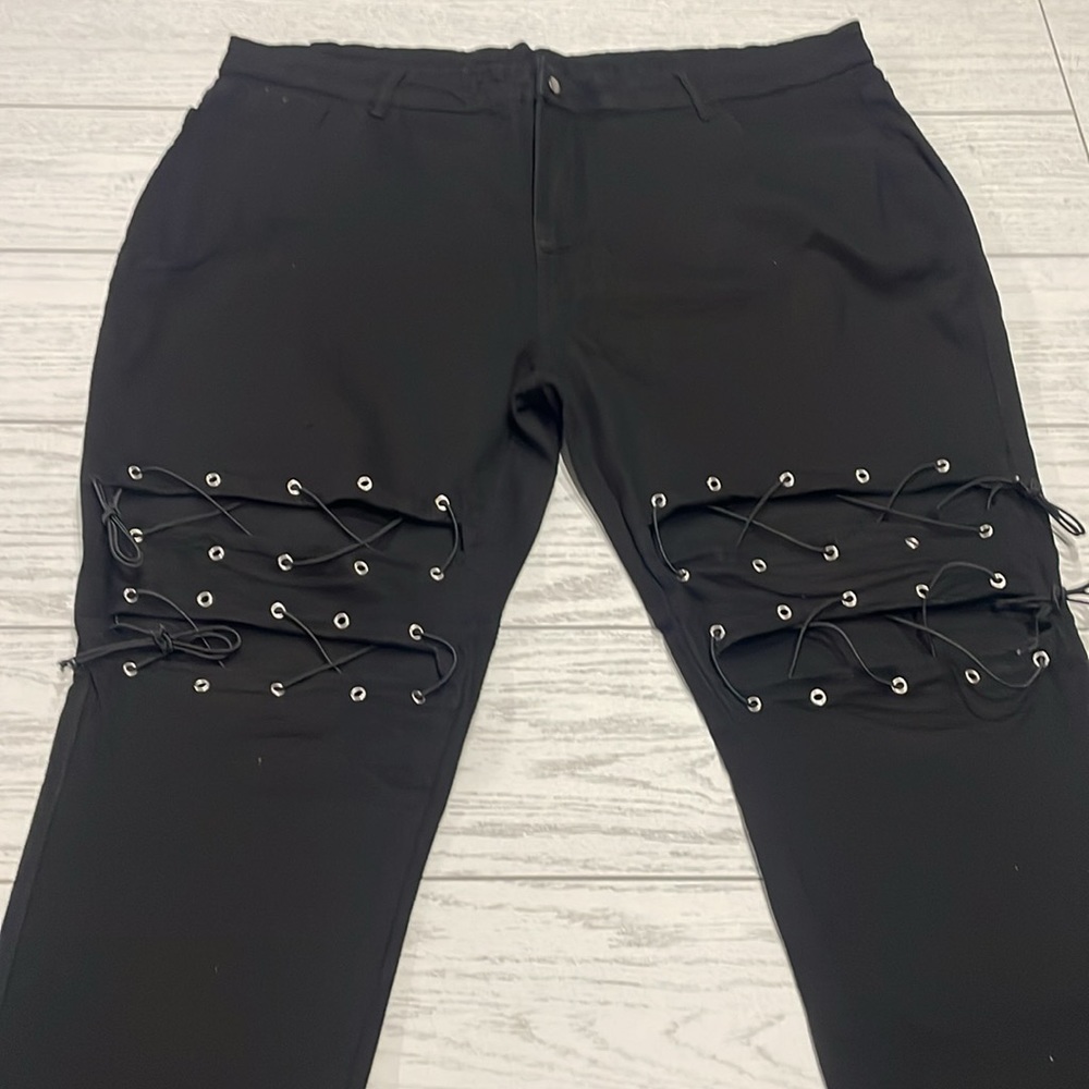 Bottom - Picture 2 of 4